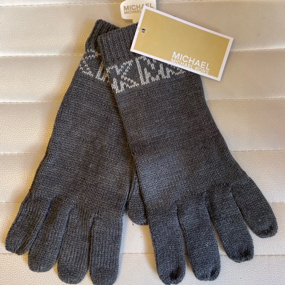 Michael Kors Gray Knit Gloves MK Monogram Logo New with Tags